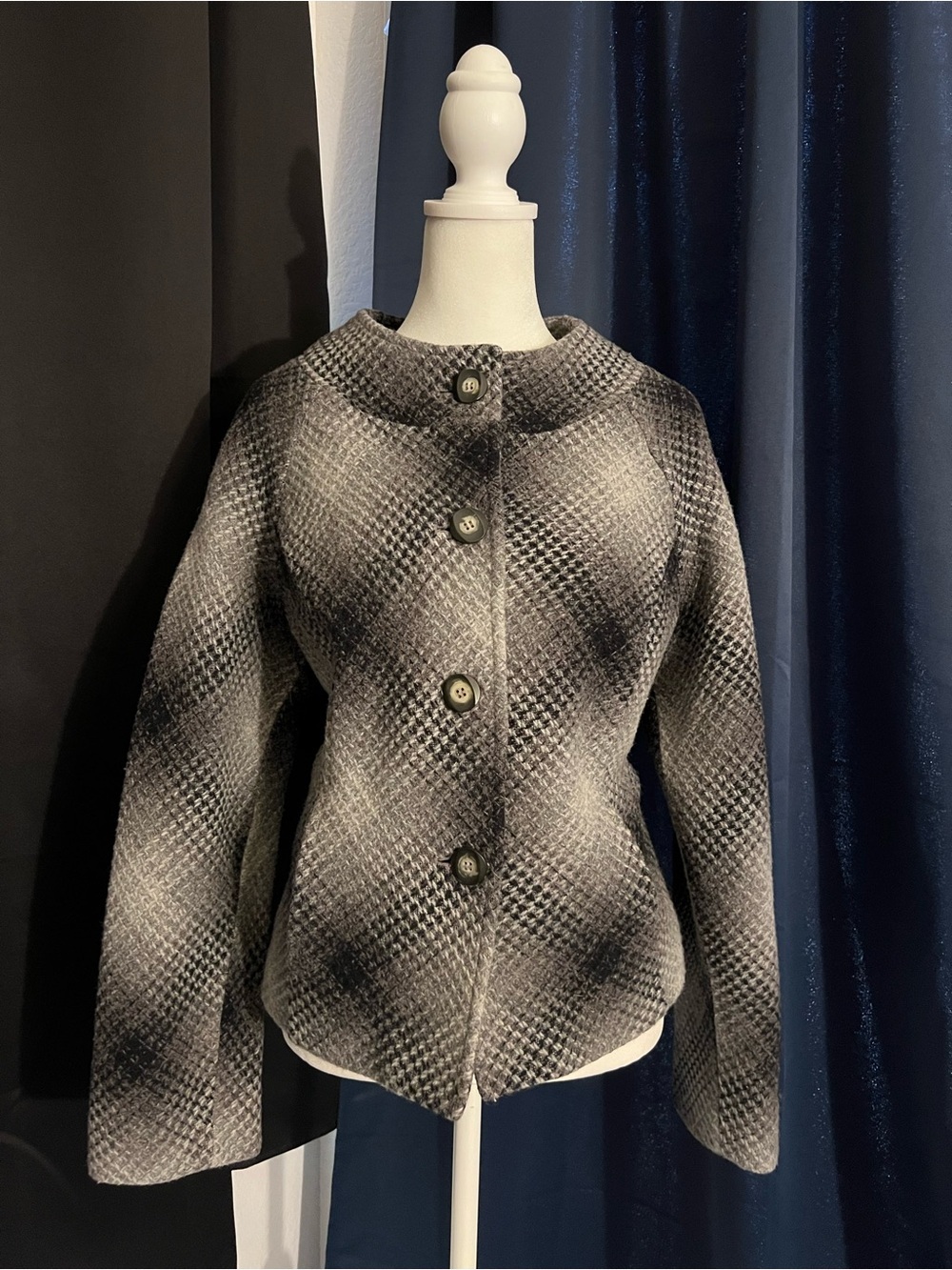 Pendleton Petite Wool Plaid Jacket Coat Women’s Size 18 Gray Black Button Front - Picture 2 of 6
